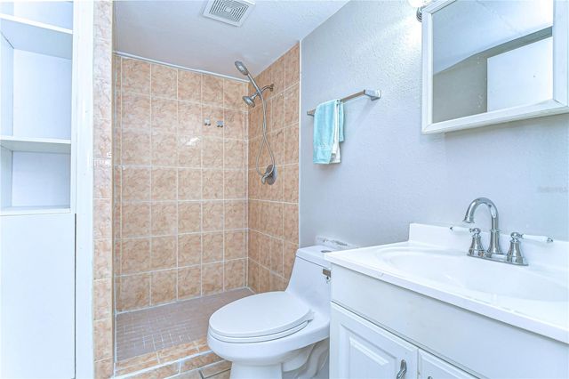 6 BAYOU LANE, Palm Harbor, FL 34683