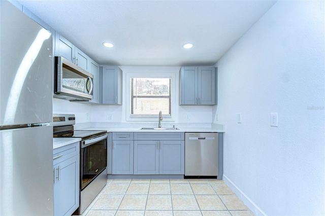 6 BAYOU LANE, Palm Harbor, FL 34683