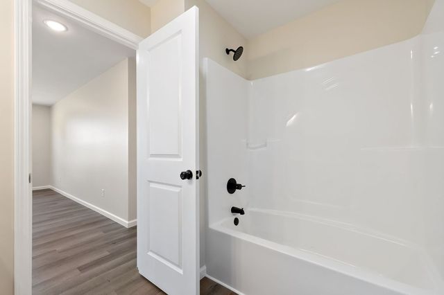 14305 Old Kentucky Rd, Walling, TN 38587