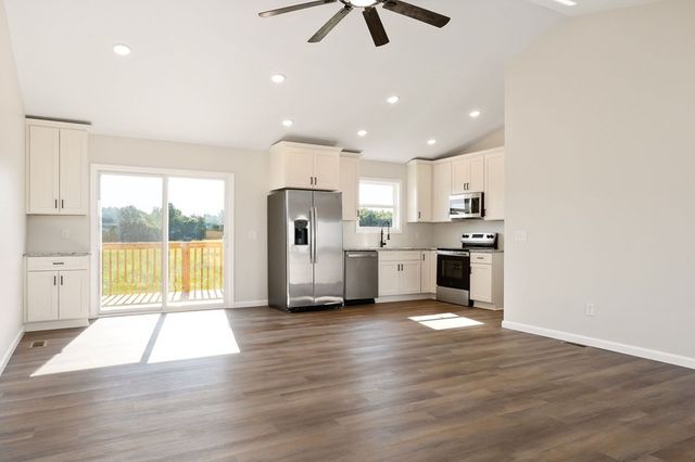 14305 Old Kentucky Rd, Walling, TN 38587