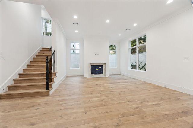 3 Wentworth Green Way, Houston, TX 77027