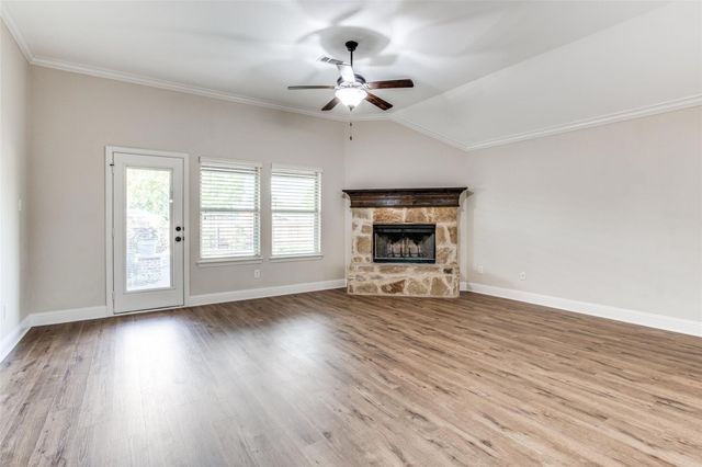 3017 Carlton Parkway, Waxahachie, TX 75165