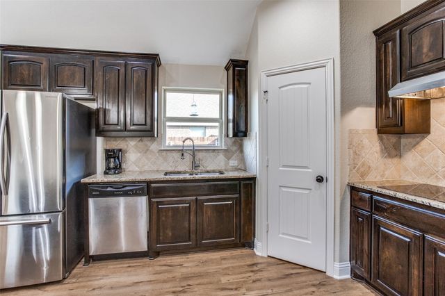 3017 Carlton Parkway, Waxahachie, TX 75165