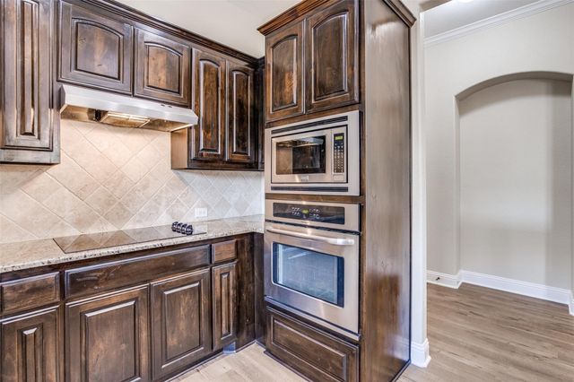 3017 Carlton Parkway, Waxahachie, TX 75165