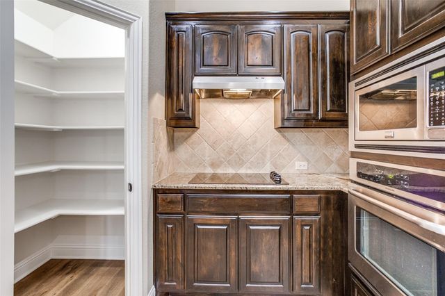 3017 Carlton Parkway, Waxahachie, TX 75165