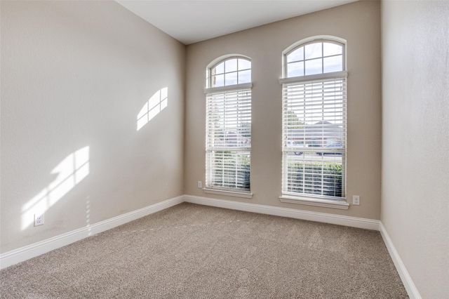 3017 Carlton Parkway, Waxahachie, TX 75165