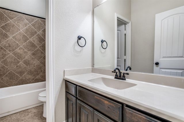 3017 Carlton Parkway, Waxahachie, TX 75165