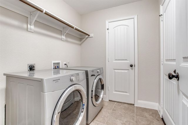 3017 Carlton Parkway, Waxahachie, TX 75165