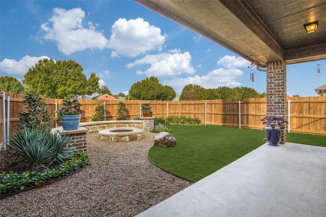 3017 Carlton Parkway, Waxahachie, TX 75165