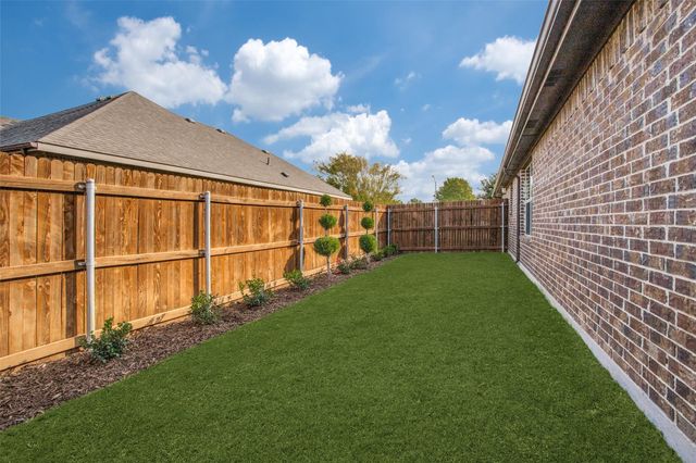 3017 Carlton Parkway, Waxahachie, TX 75165