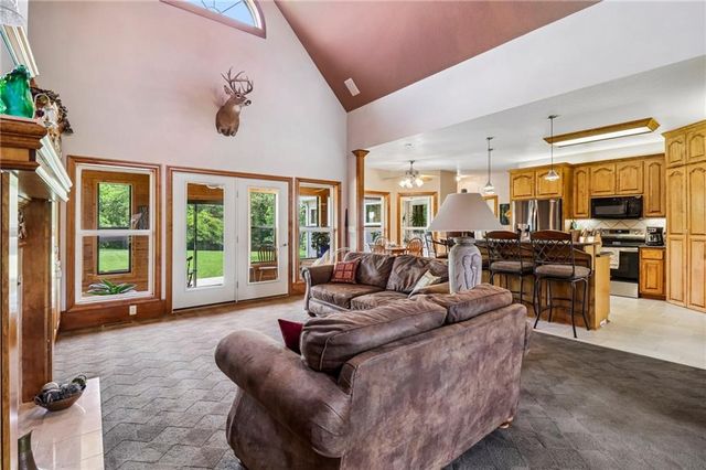 24810 E 199th Street, Pleasant Hill, MO 64080