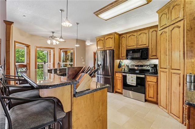 24810 E 199th Street, Pleasant Hill, MO 64080