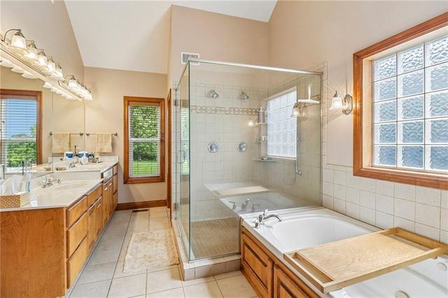 24810 E 199th Street, Pleasant Hill, MO 64080