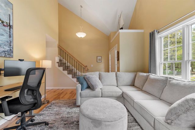 35 Exeter Farms Road, Exeter, NH 03833
