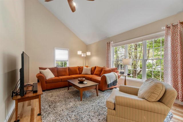 35 Exeter Farms Road, Exeter, NH 03833