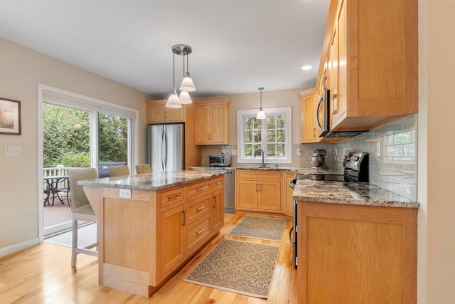 35 Exeter Farms Road, Exeter, NH 03833