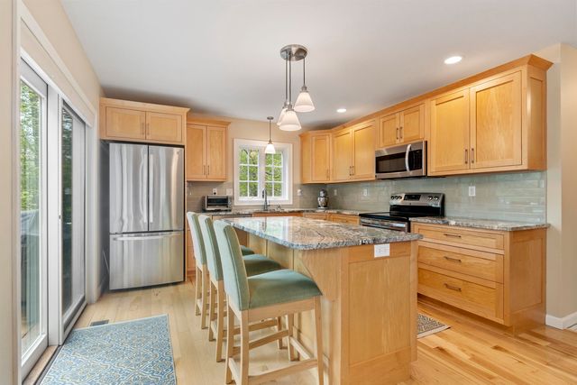35 Exeter Farms Road, Exeter, NH 03833