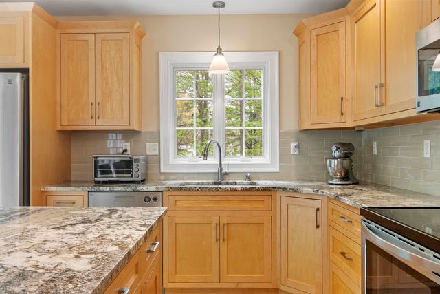35 Exeter Farms Road, Exeter, NH 03833