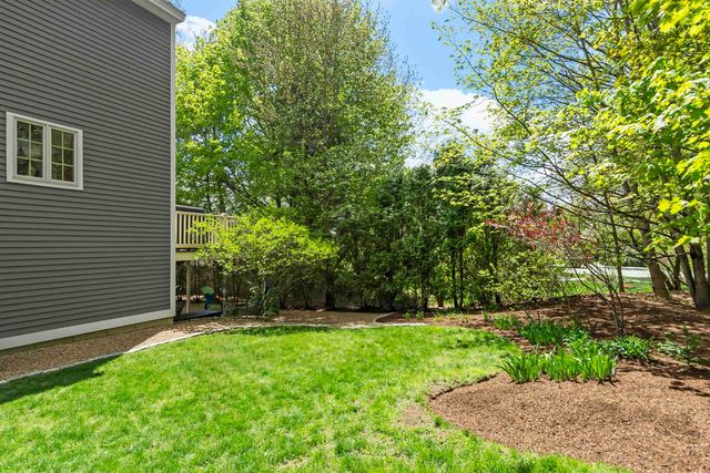 35 Exeter Farms Road, Exeter, NH 03833