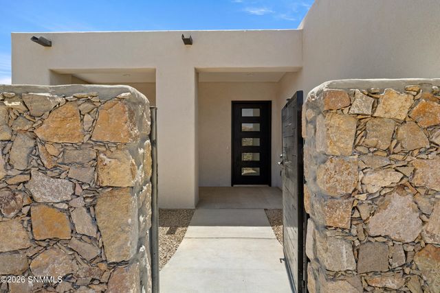 7041 Purple Mountain Avenue, Las Cruces, NM 88007