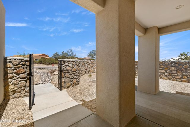 7041 Purple Mountain Avenue, Las Cruces, NM 88007