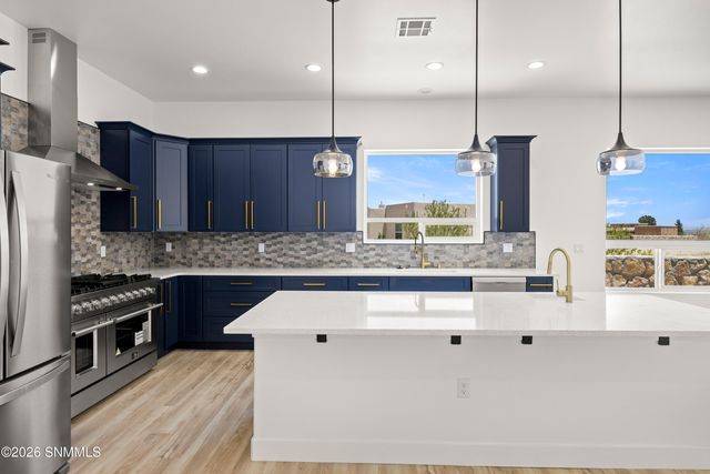 7041 Purple Mountain Avenue, Las Cruces, NM 88007