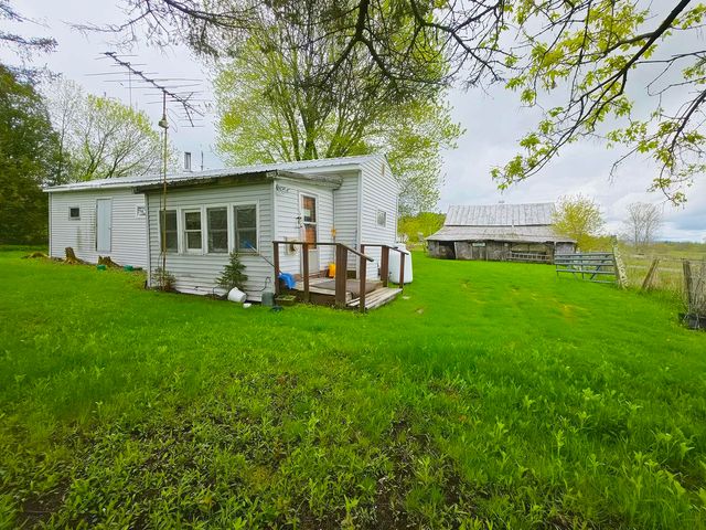 222 Central Street, Sheldon, VT 05483
