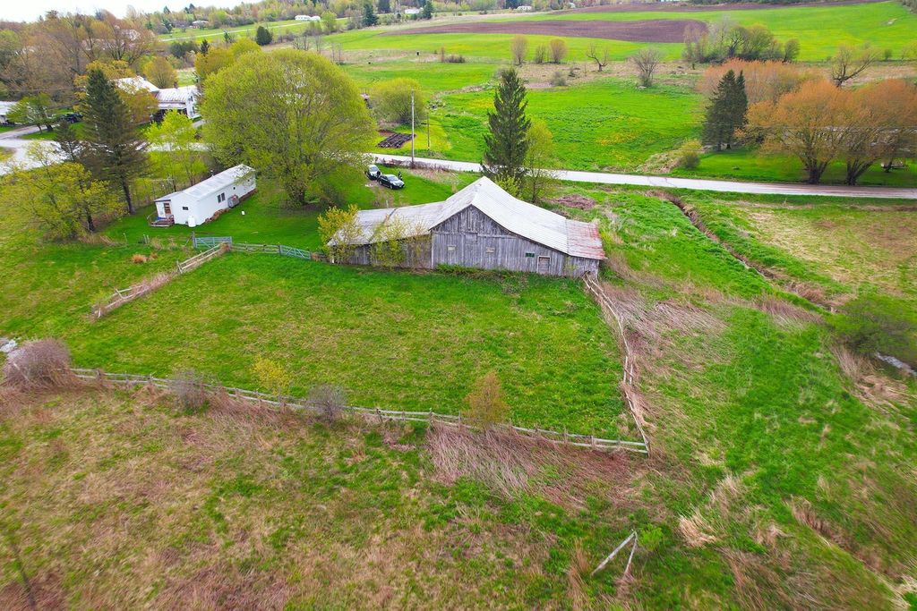 222 Central Street, Sheldon, VT 05483