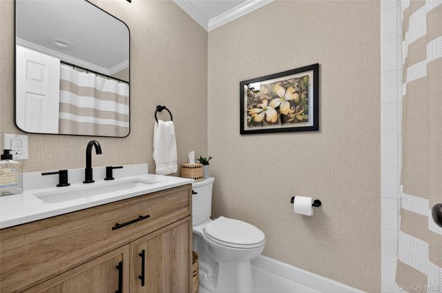 4 Parkridge Court, Huntington, NY 11743