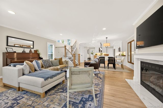 4 Parkridge Court, Huntington, NY 11743