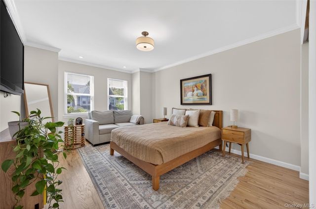 4 Parkridge Court, Huntington, NY 11743