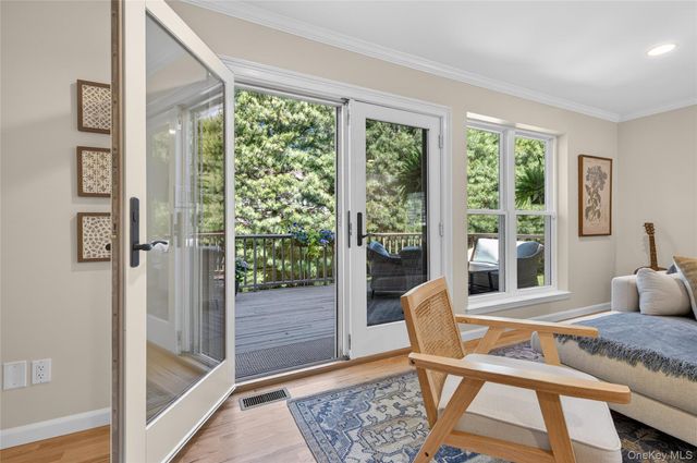 4 Parkridge Court, Huntington, NY 11743