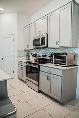 2326 BURNEY FALLS LANE, Davenport, FL 33837