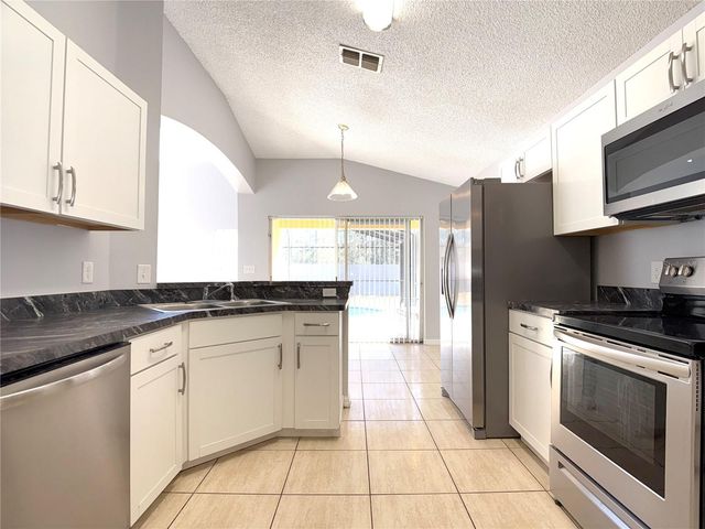 732 CASTERTON CIRCLE, Davenport, FL 33897