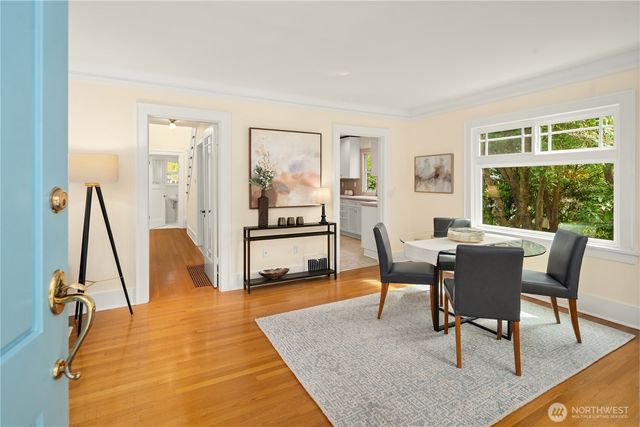6216 33rd Avenue NE, Seattle, WA 98115