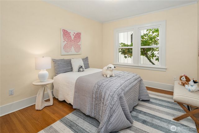 6216 33rd Avenue NE, Seattle, WA 98115