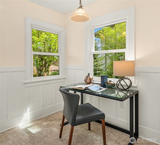 6216 33rd Avenue NE, Seattle, WA 98115