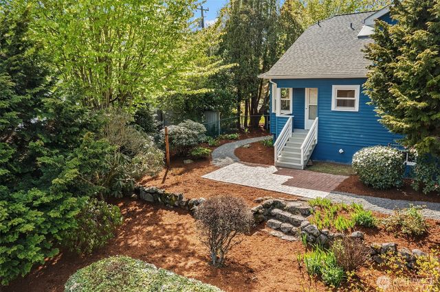 6216 33rd Avenue NE, Seattle, WA 98115