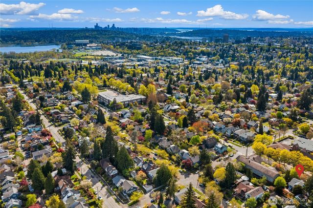 6216 33rd Avenue NE, Seattle, WA 98115