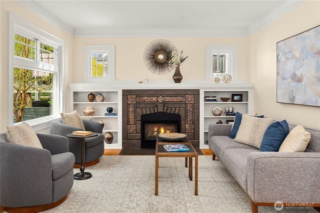 6216 33rd Avenue NE, Seattle, WA 98115