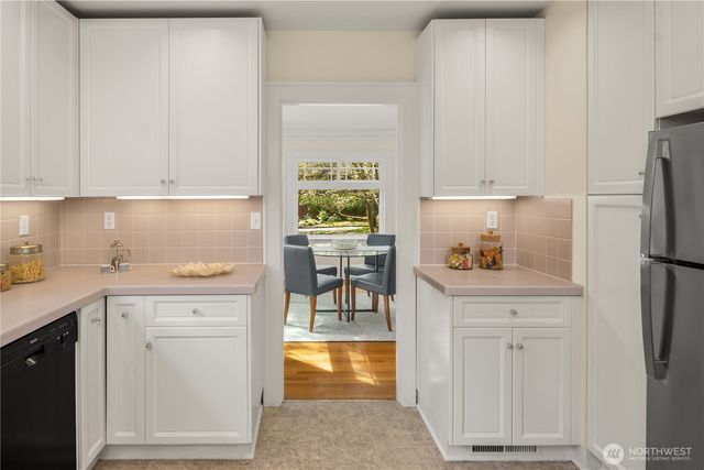 6216 33rd Avenue NE, Seattle, WA 98115