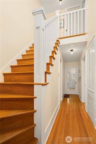 6216 33rd Avenue NE, Seattle, WA 98115