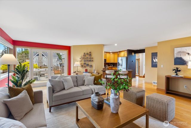 19055 21st Avenue NW, Shoreline, WA 98177