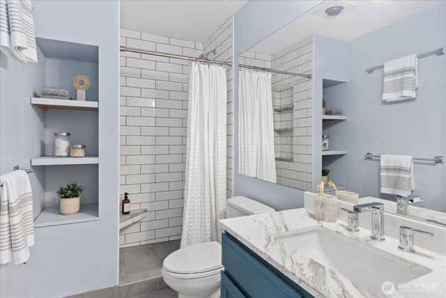 19055 21st Avenue NW, Shoreline, WA 98177