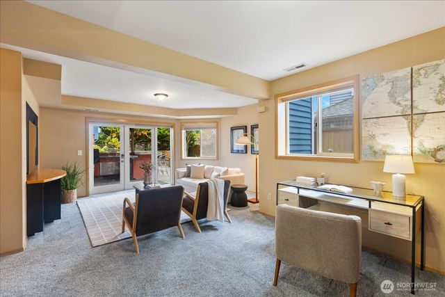 19055 21st Avenue NW, Shoreline, WA 98177