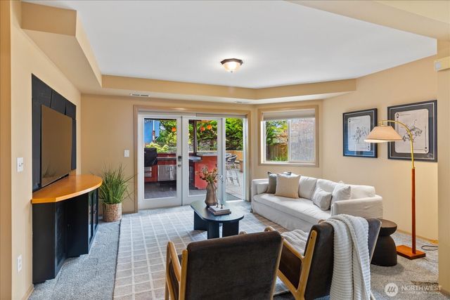 19055 21st Avenue NW, Shoreline, WA 98177