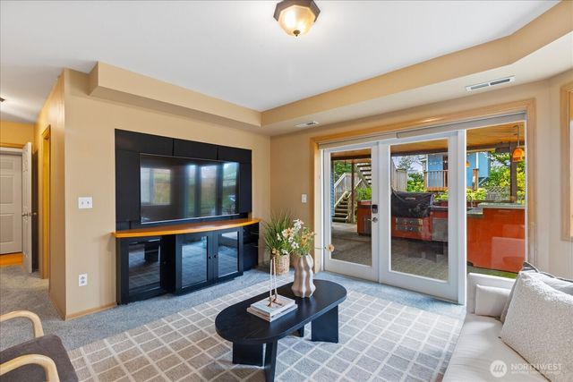 19055 21st Avenue NW, Shoreline, WA 98177