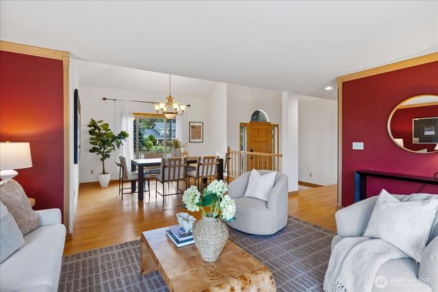 19055 21st Avenue NW, Shoreline, WA 98177