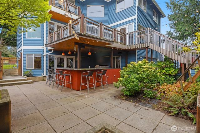 19055 21st Avenue NW, Shoreline, WA 98177