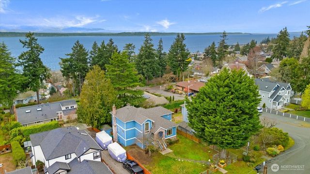19055 21st Avenue NW, Shoreline, WA 98177